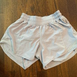 Lululemon hotty hot 4” shorts